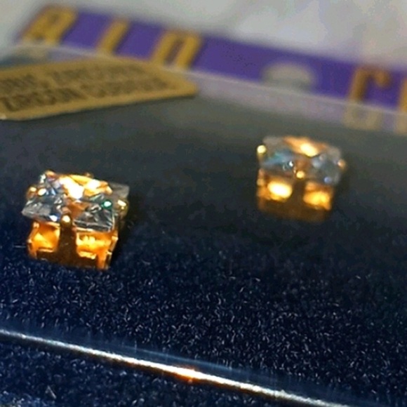 Bio Care Earrings for Sensitive Ears Comfort Zone - Picture 3 of 5